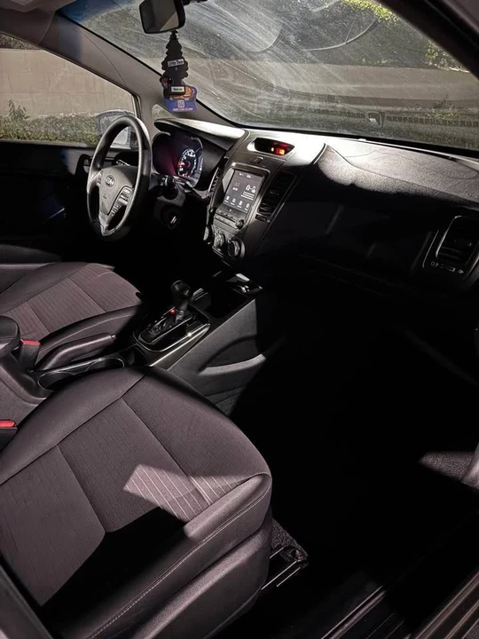 2018 Kia Forte - Image 9 of 12