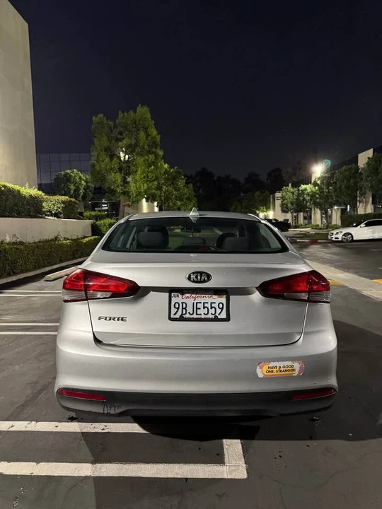 2018 Kia Forte - Image 5 of 12