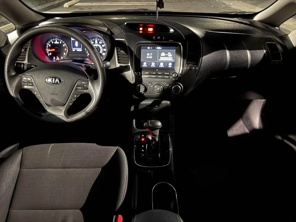 2018 Kia Forte - Image 7 of 12