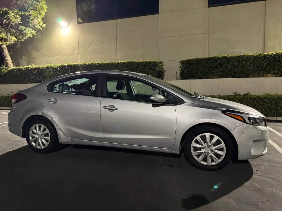 2018 Kia Forte - Image 6 of 12