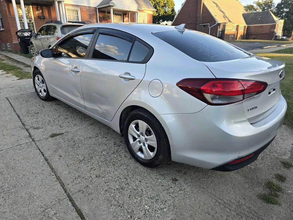 2018 Kia Forte - Image 4 of 11