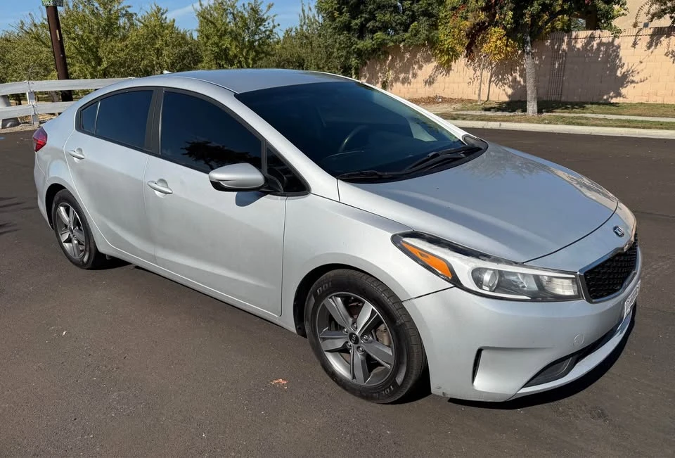 2018 Kia Forte - Image 2 of 11