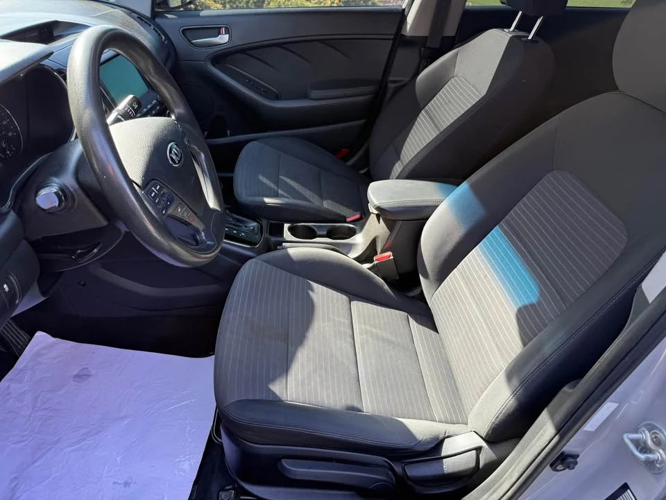 2018 Kia Forte - Image 8 of 11