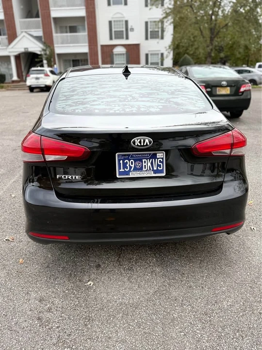 2018 Kia Forte - Image 5 of 10