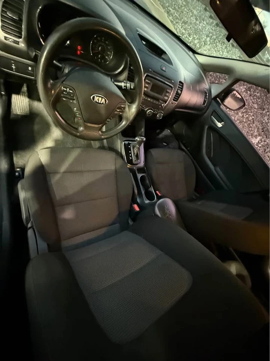 2018 Kia Forte - Image 8 of 10