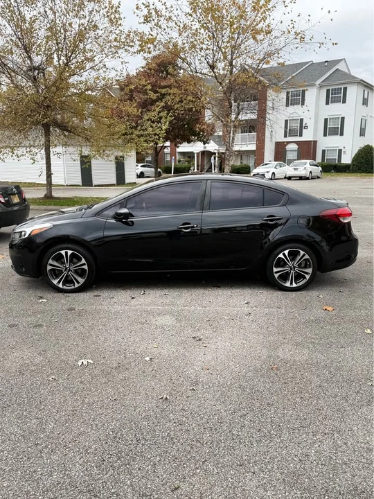2018 Kia Forte - Image 7 of 10