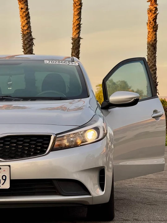 2018 Kia Forte - Image 2 of 9