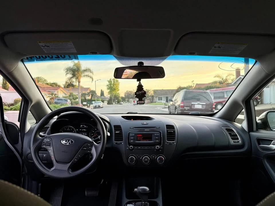 2018 Kia Forte - Image 8 of 9