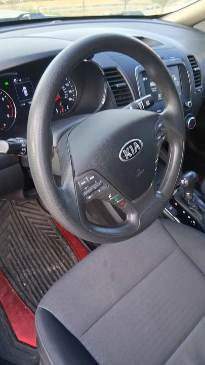 2018 Kia Forte - Image 4 of 8