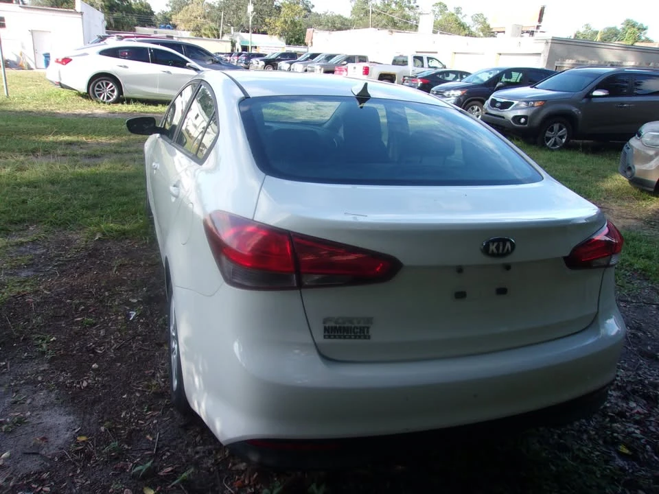 2018 Kia Forte - Image 5 of 20