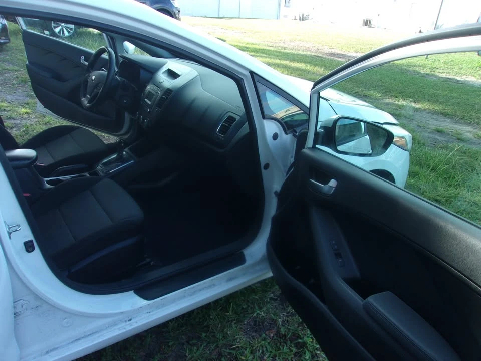 2018 Kia Forte - Image 10 of 20