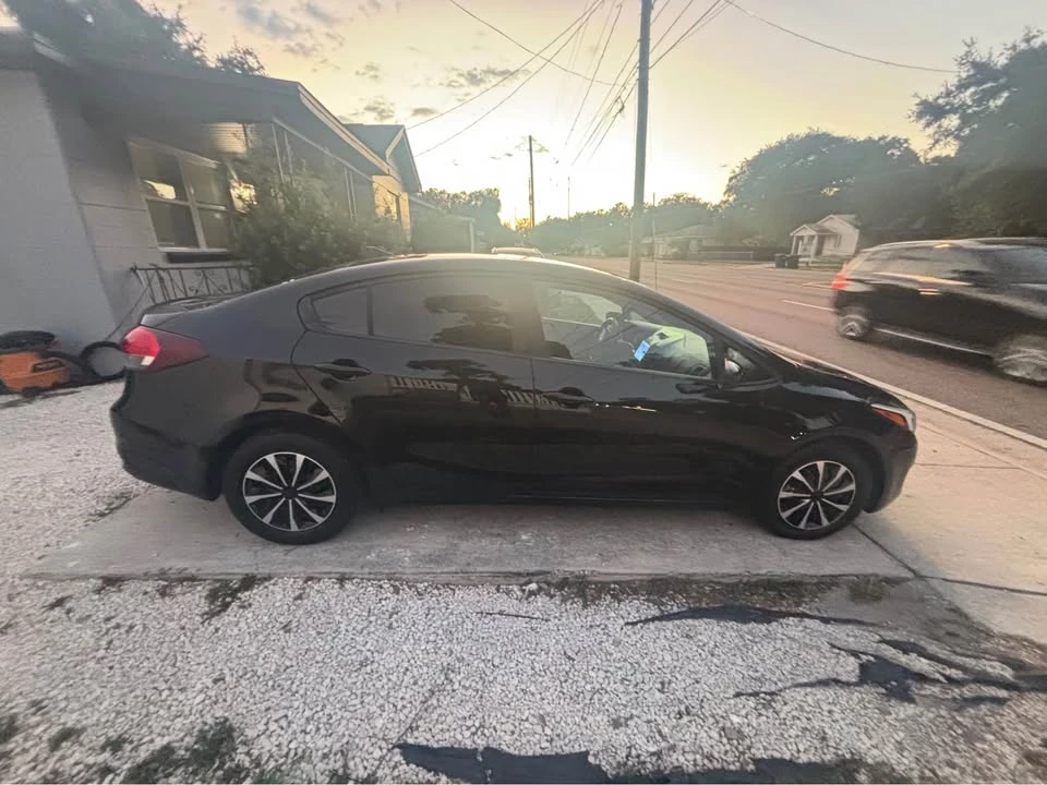 2018 Kia Forte - Image 10 of 17