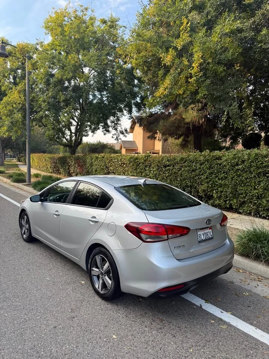 2018 Kia Forte - Image 5 of 12