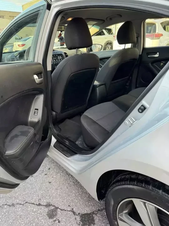 2018 Kia Forte - Image 5 of 6
