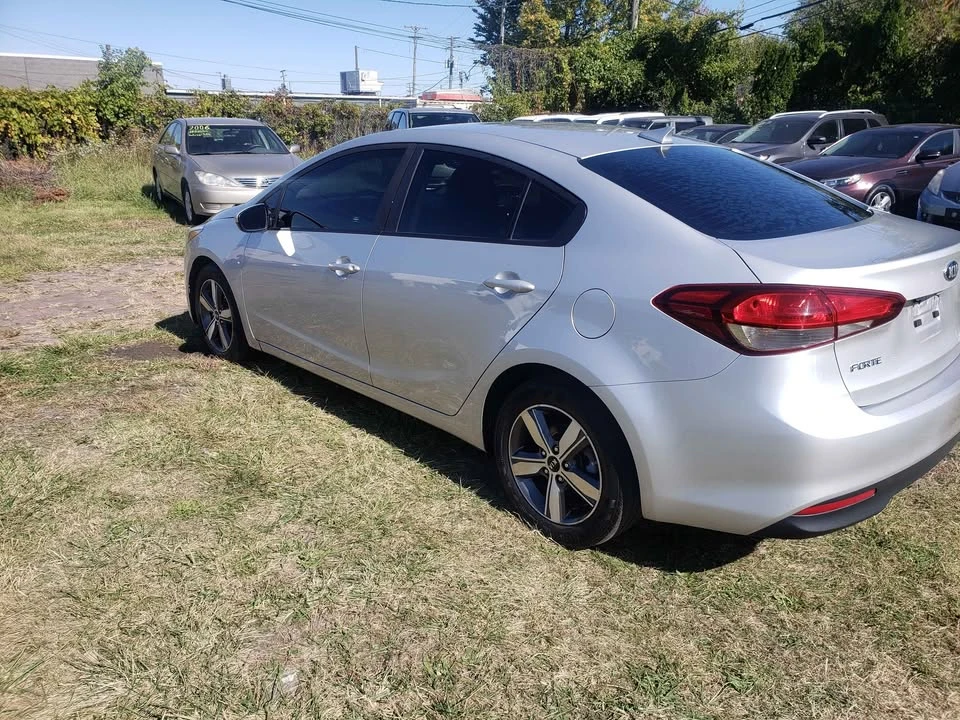 2018 Kia Forte - Image 8 of 18