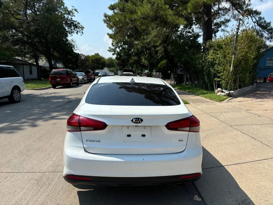 2018 Kia Forte - Image 6 of 13