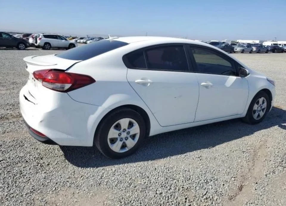 2018 Kia Forte - Image 4 of 7