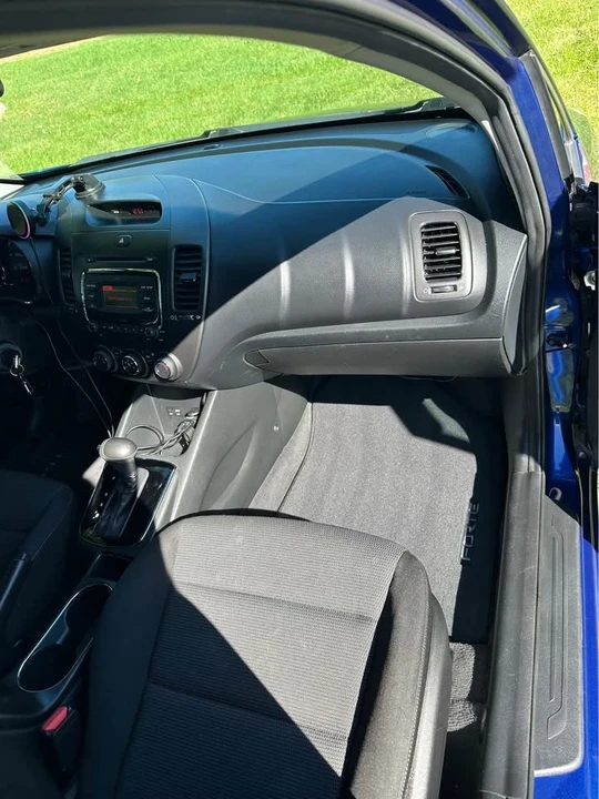 2018 Kia Forte - Image 9 of 12