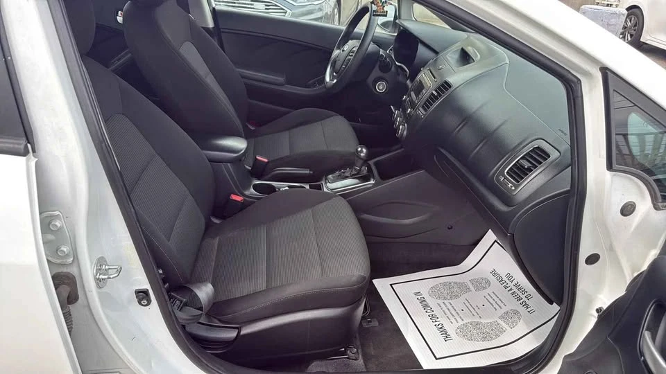 2018 Kia Forte - Image 8 of 13