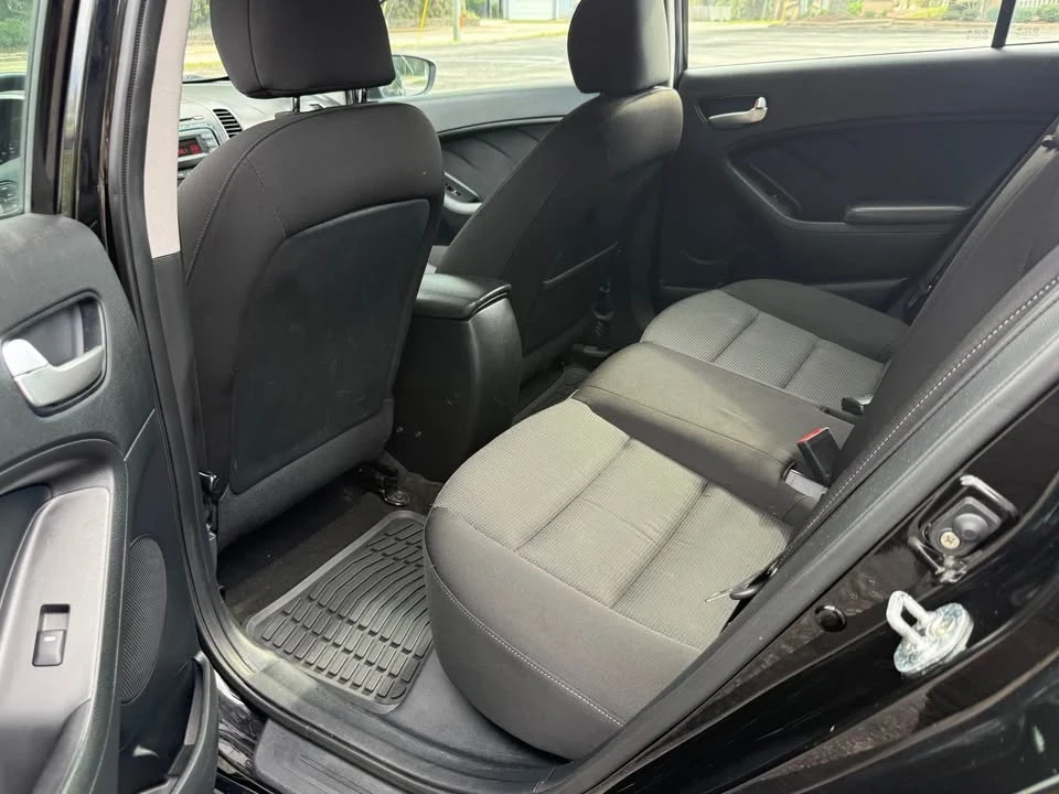 2018 Kia Forte - Image 11 of 15