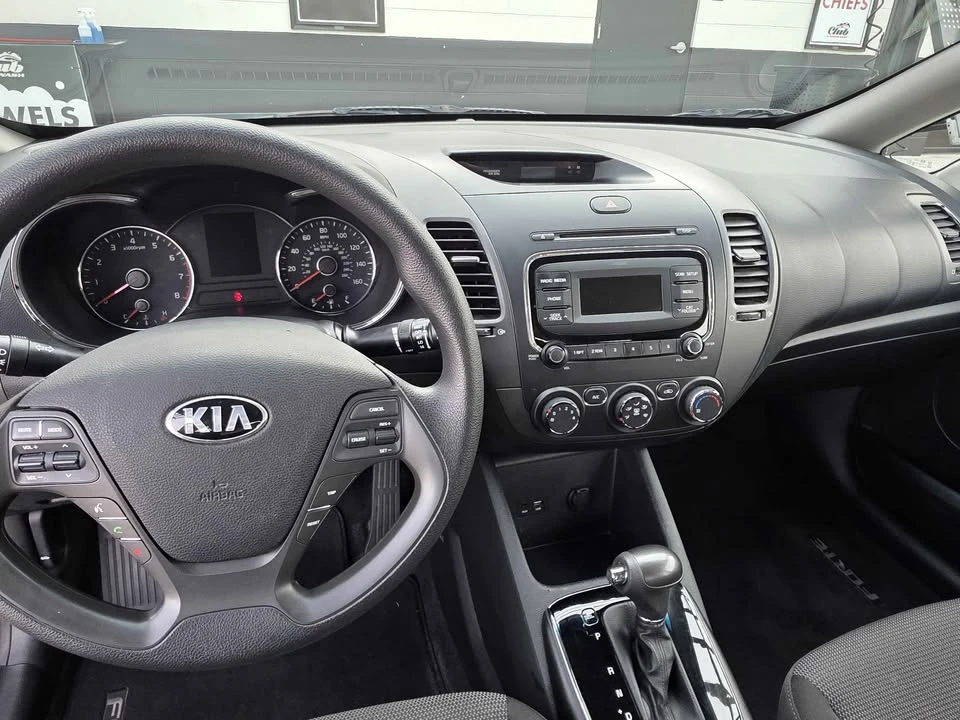 2018 Kia Forte - Image 7 of 8