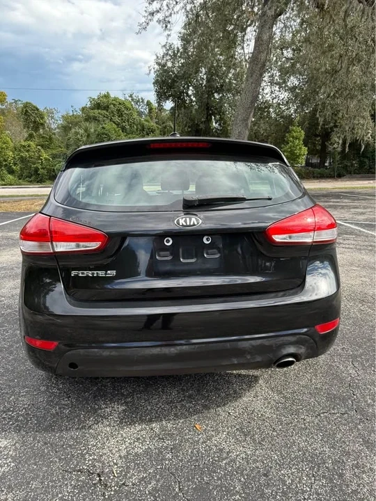 2018 Kia Forte - Image 6 of 15