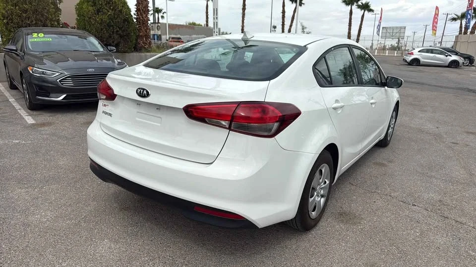 2018 Kia Forte - Image 6 of 13