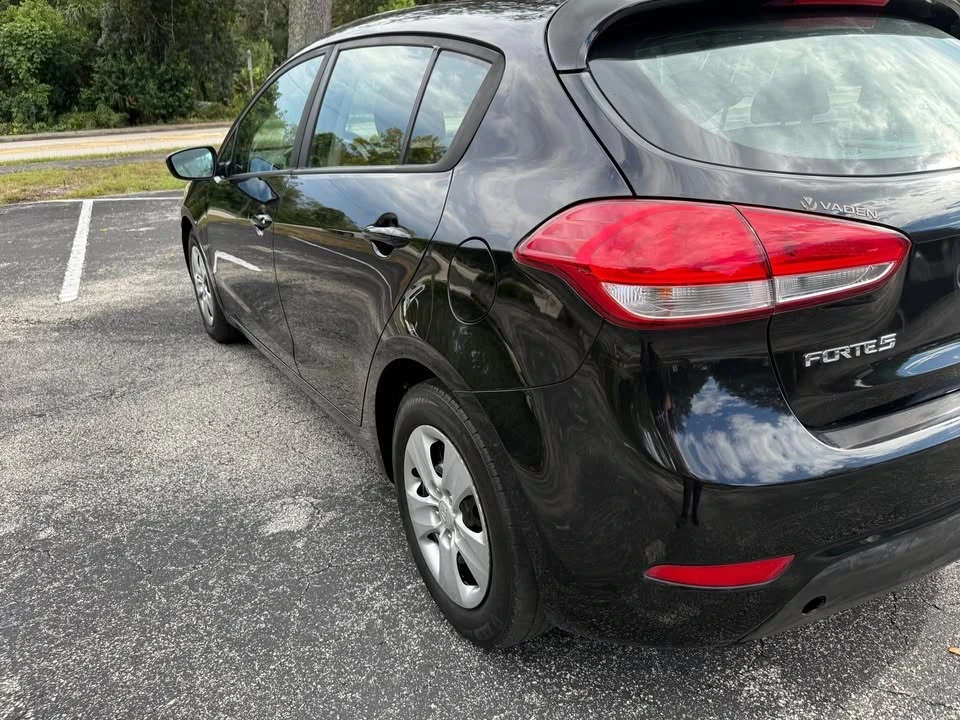 2018 Kia Forte - Image 8 of 15