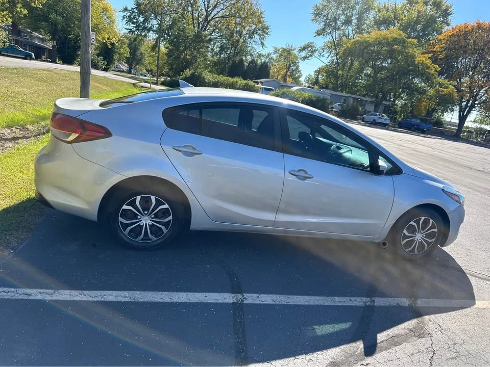 2018 Kia Forte - Image 5 of 13