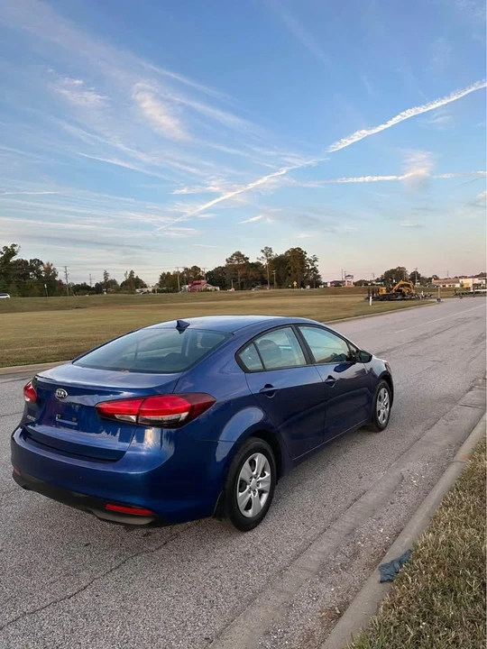 2018 Kia Forte - Image 11 of 15