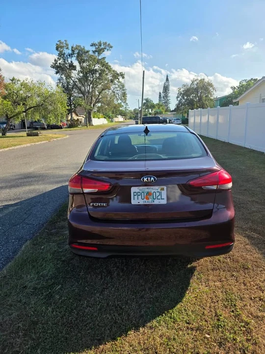 2018 Kia Forte - Image 6 of 9