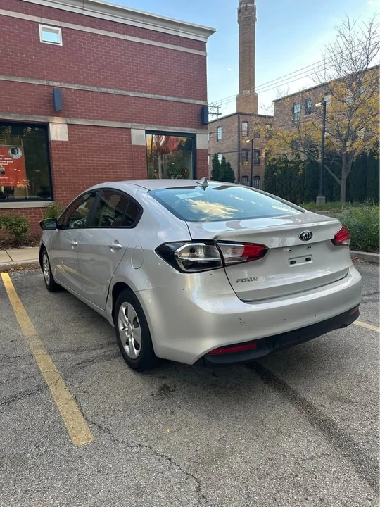 2018 Kia Forte - Image 5 of 9