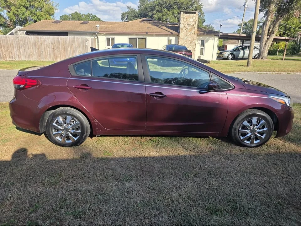 2018 Kia Forte - Image 5 of 9