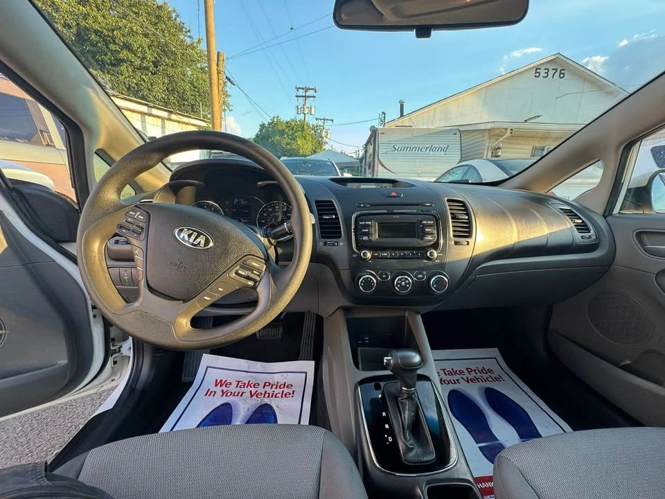 2018 Kia Forte - Image 10 of 13