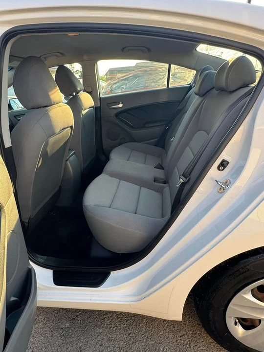 2018 Kia Forte - Image 11 of 13