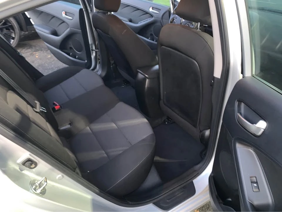 2018 Kia Forte - Image 9 of 12