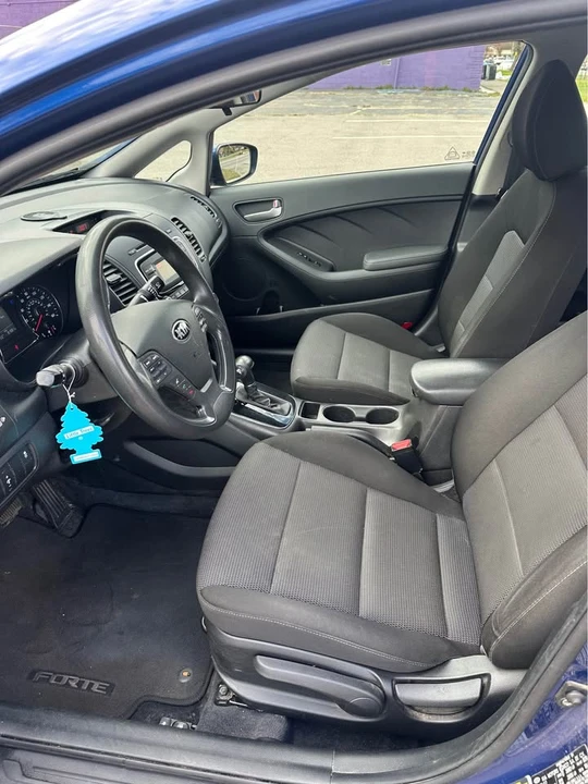2018 Kia Forte - Image 7 of 10