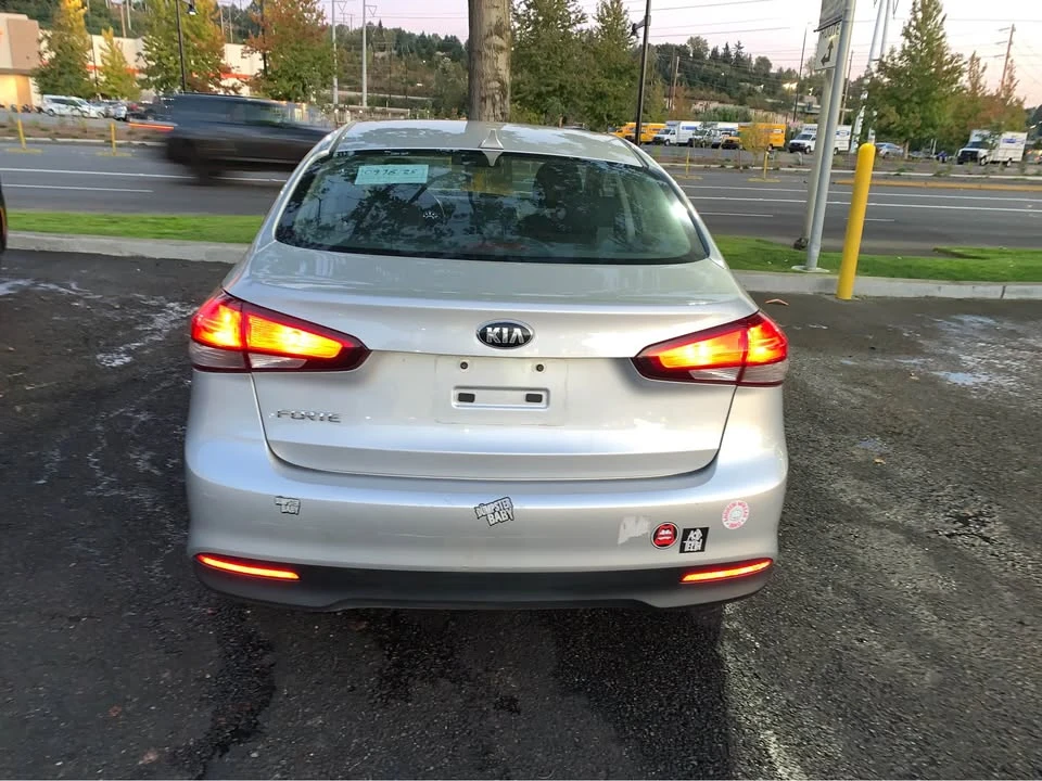 2018 Kia Forte - Image 2 of 12