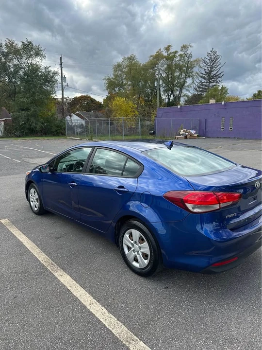 2018 Kia Forte - Image 4 of 10
