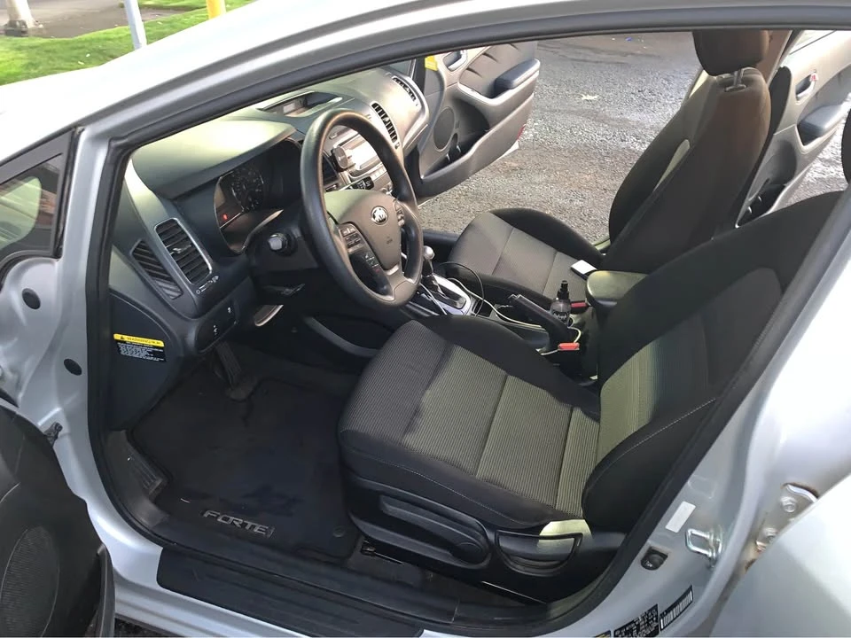 2018 Kia Forte - Image 6 of 12