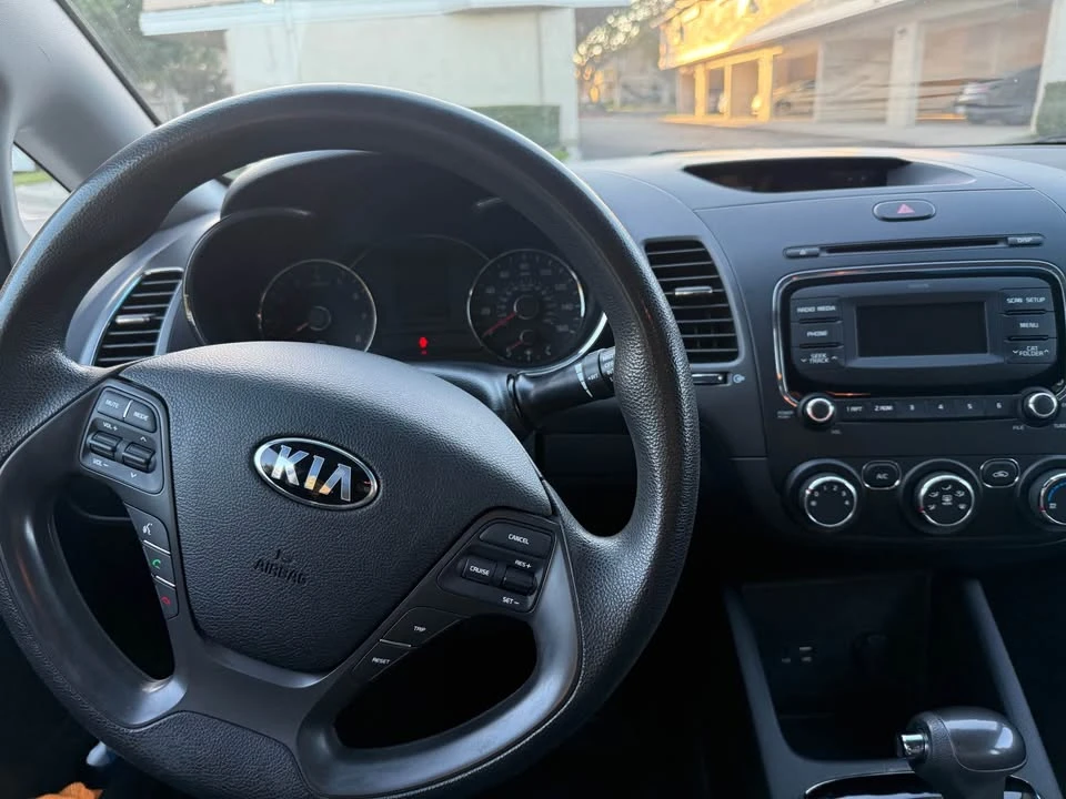 2018 Kia Forte - Image 16 of 17