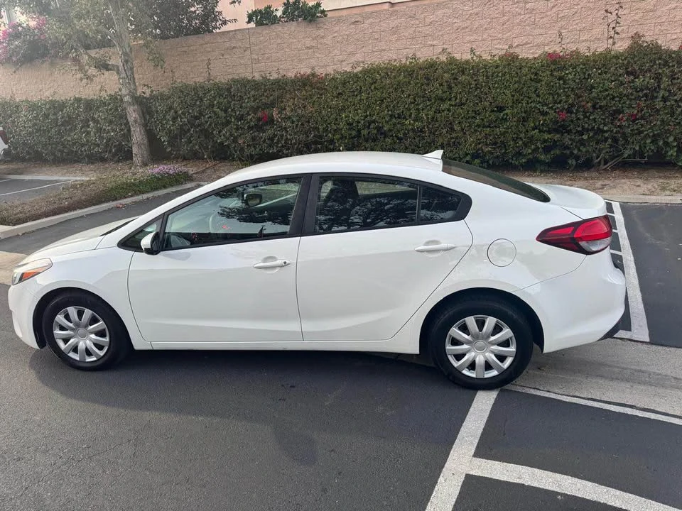 2018 Kia Forte - Image 7 of 17