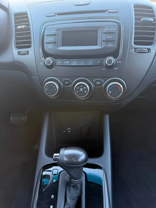 2018 Kia Forte - Image 15 of 17