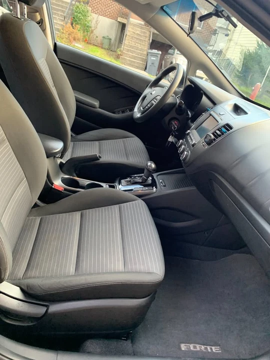 2018 Kia Forte - Image 6 of 11