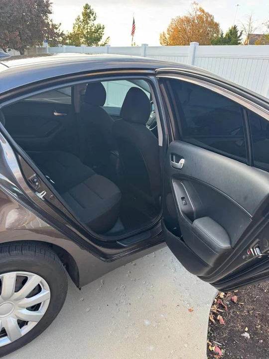 2018 Kia Forte - Image 4 of 12