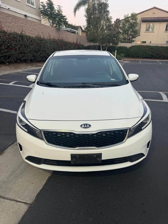 2018 Kia Forte - Image 3 of 17