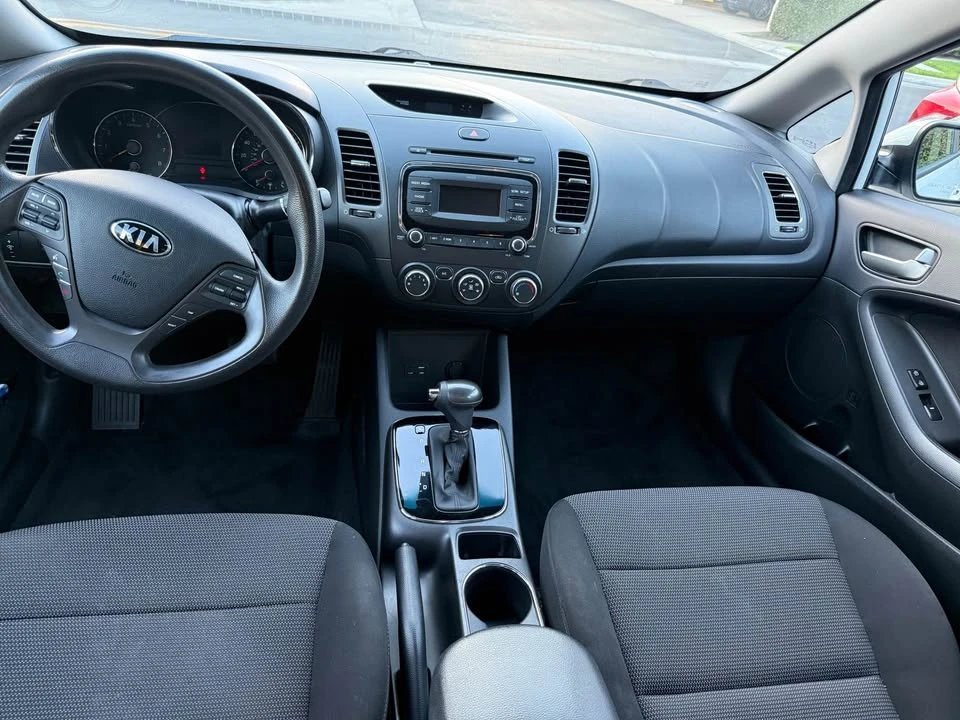 2018 Kia Forte - Image 13 of 17