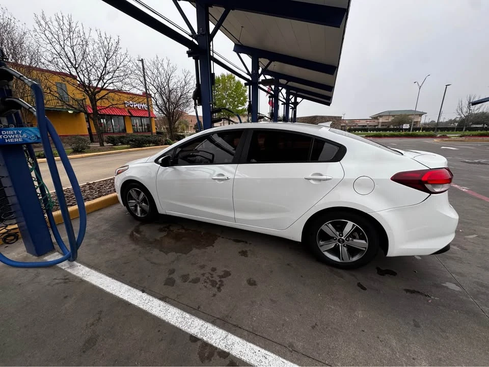 2018 Kia Forte - Image 10 of 18