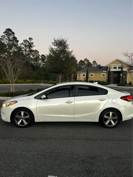 2018 Kia Forte - Image 2 of 11