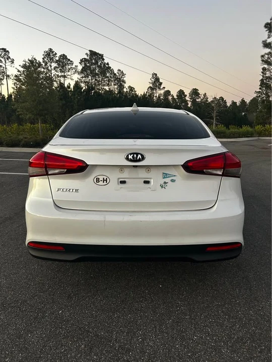 2018 Kia Forte - Image 3 of 11